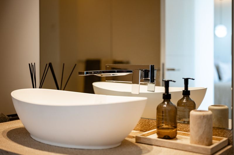 Twin-vanity en-suite bathroom