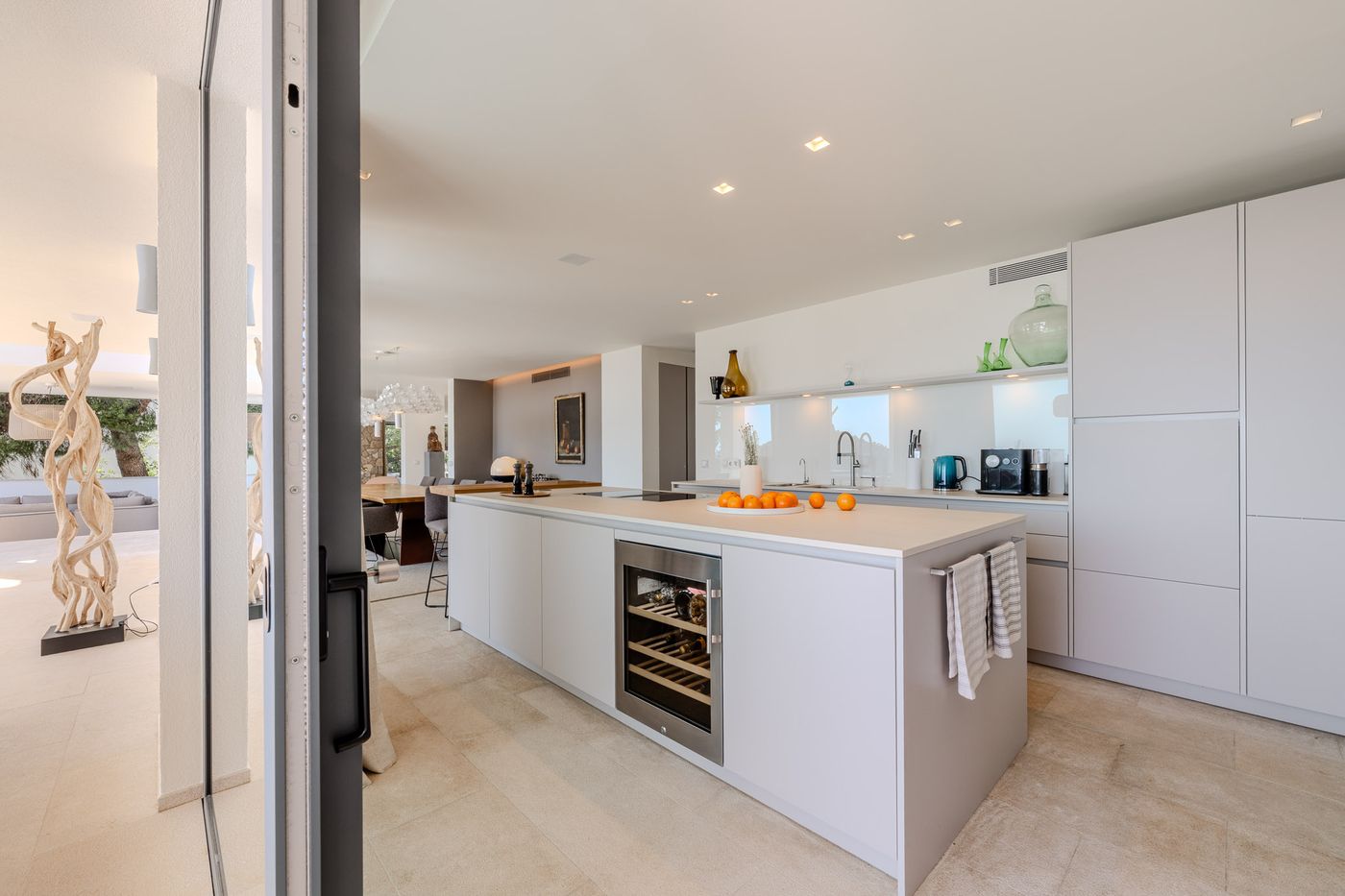 Brand-new LEICHT kitchen with Miele and BORA appliances