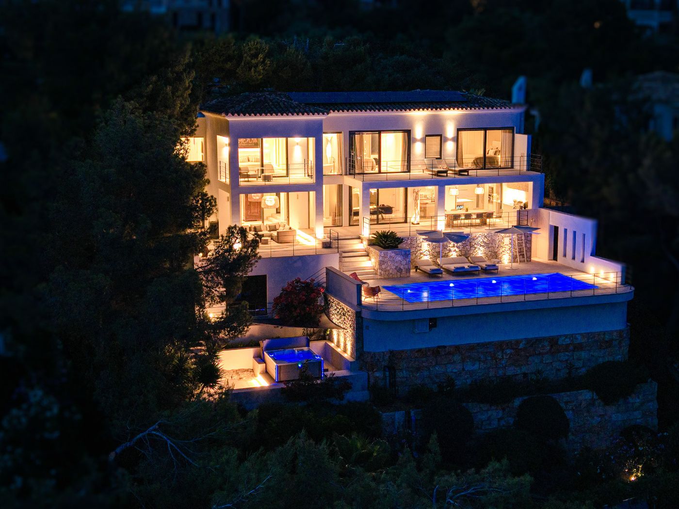 Villa Monport at twilight